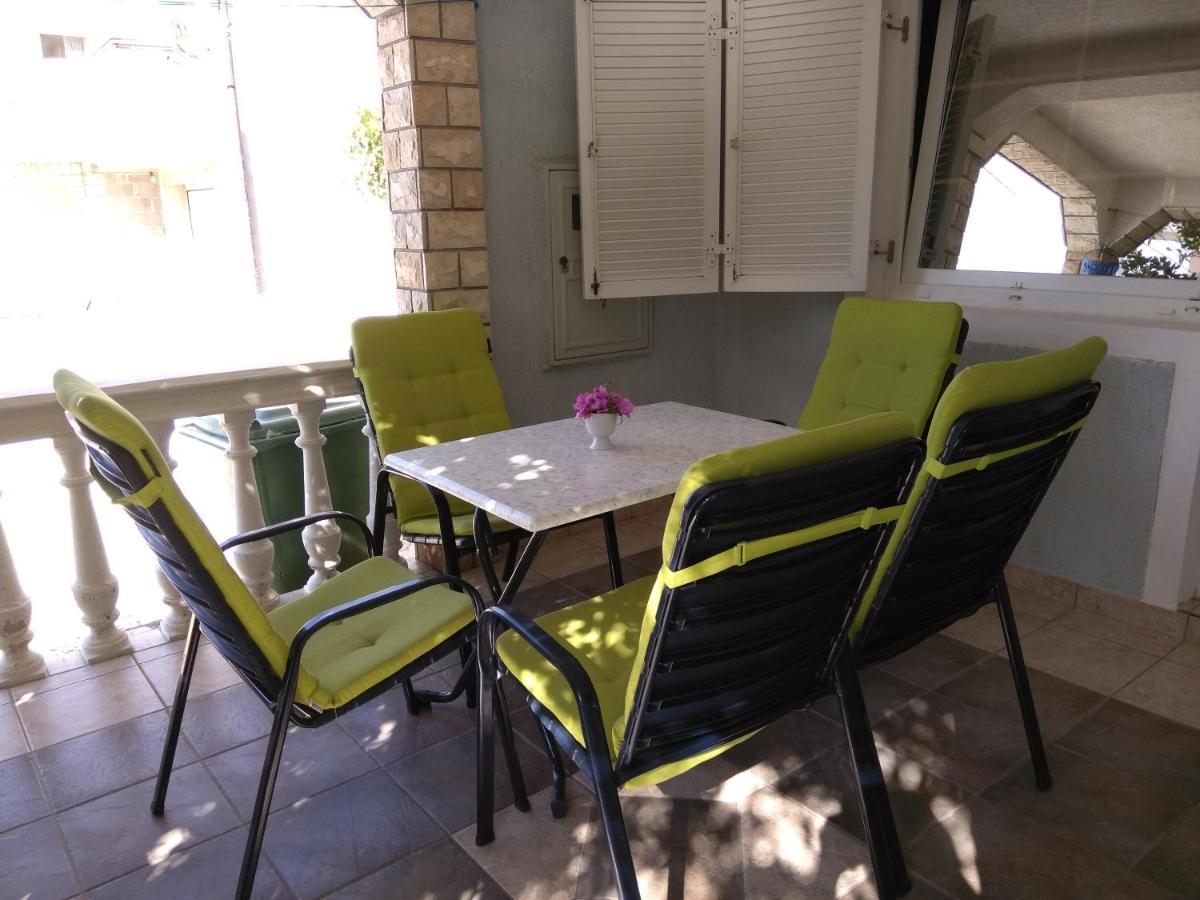 Apartmani Korade Vir Exterior photo