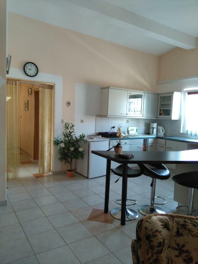 Apartmani Korade Vir Exterior photo